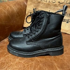 Air wave doc marten boots